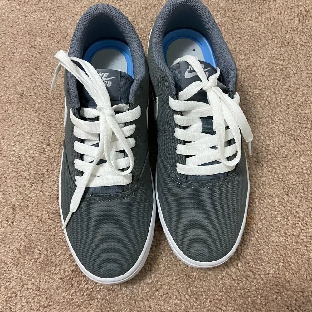 Nike SB Check Solarsoft Gray Canvas Shoe - Picture 2 of 7